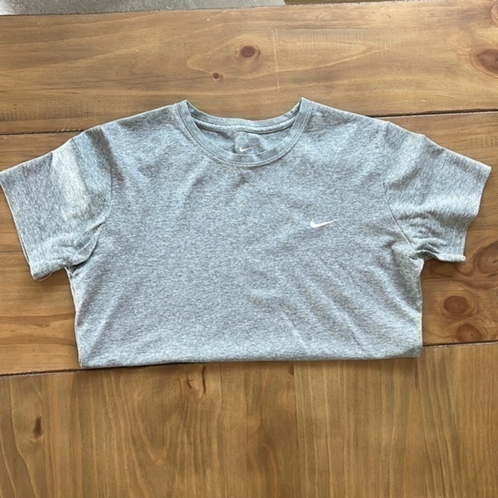 Dri-fit gray workout top - Picture 3 of 5